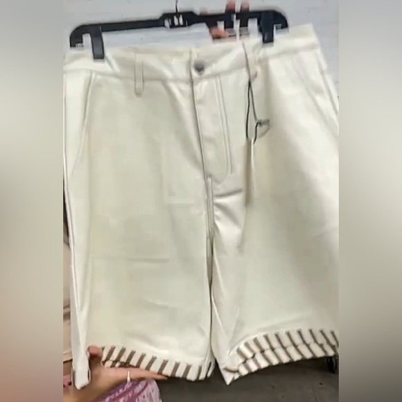 HONOR THE GIFT WOMENS FAUX LEATHER SHORTS IN BONE SIZE LARGE NEW - Picture 8 of 9